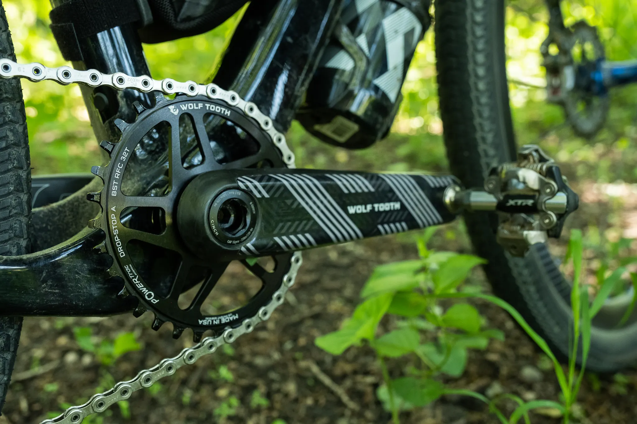 A Wolf Tooth Elliptical Direct Mount Chainring for RaceFace Cinch. 